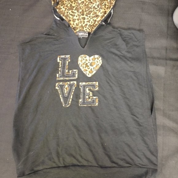 “Thrills” tee - Size 2x - Picture 1 of 3